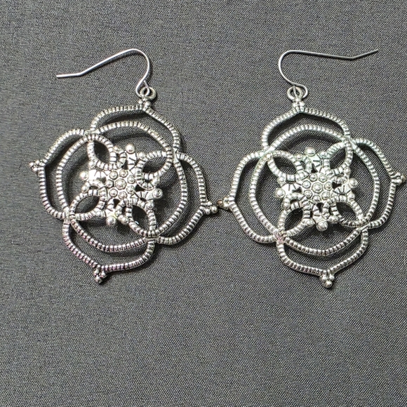 Jewelry - Silver Tone, Floral Bohemian Style, Vintage Dangle Earrings - Item 509